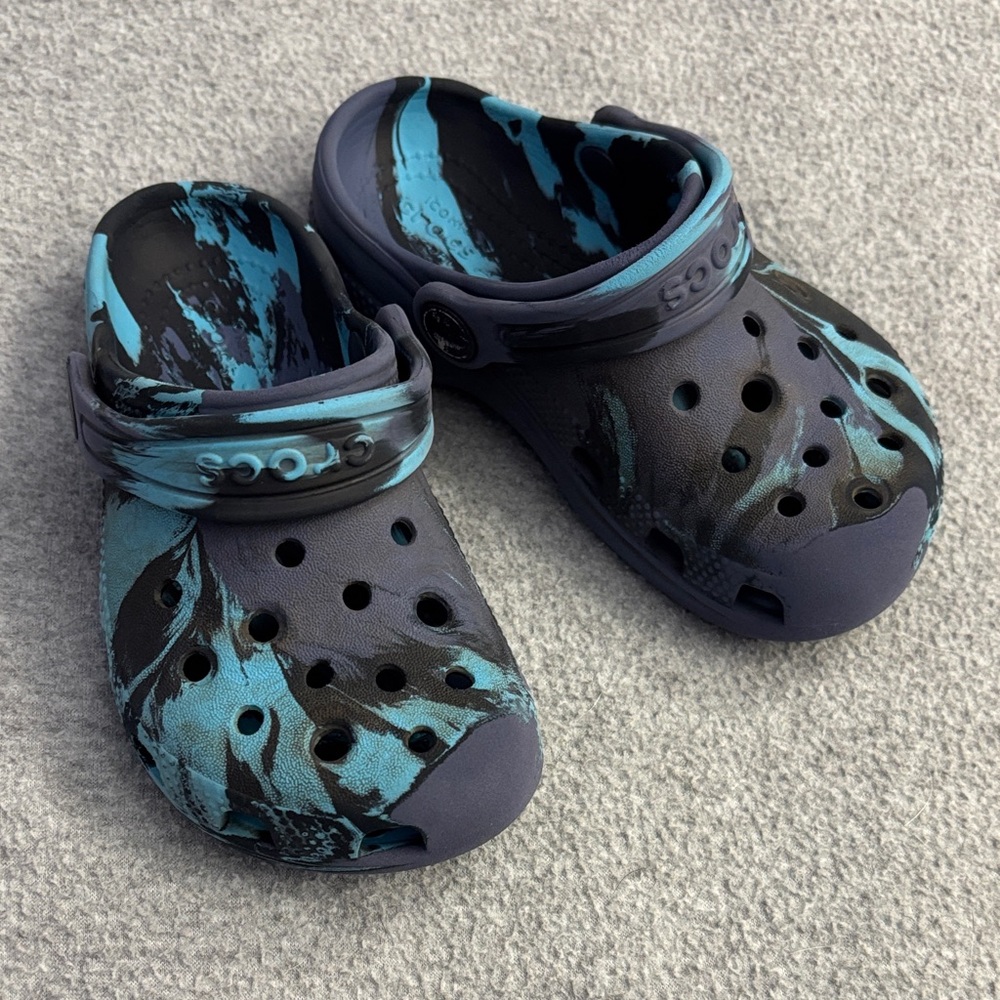 CROCS Kids Tie-Dye Clog in Black and Teal